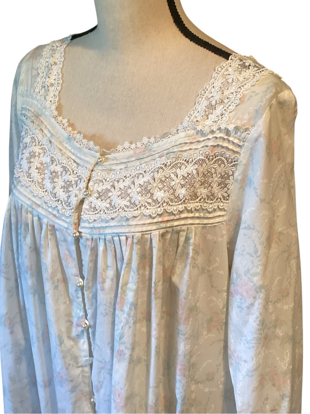 Vintage 2002 Eileen West Floral Lace Pearl Button Cotton Nightgown Large - Picture 3 of 16